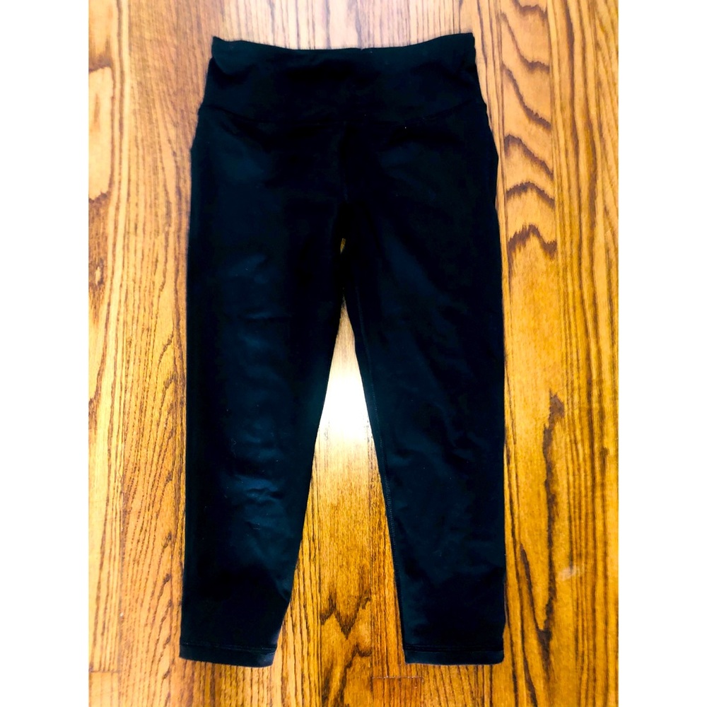 Victoria’s Secret Black Capri Cropped Leggings